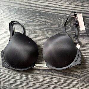 NWT Victoria’s Secret plunge  rhinestone Bra 34D